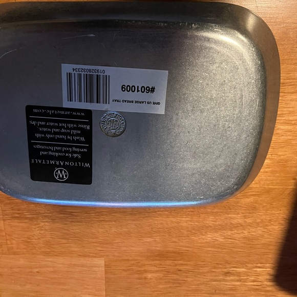 Wilton Armetale Serveware - Picture 3 of 6